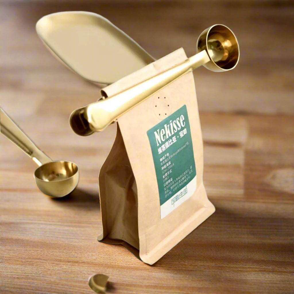 Two in One Herbal Spoon and Snack Bag - Convenience and Freshness in One